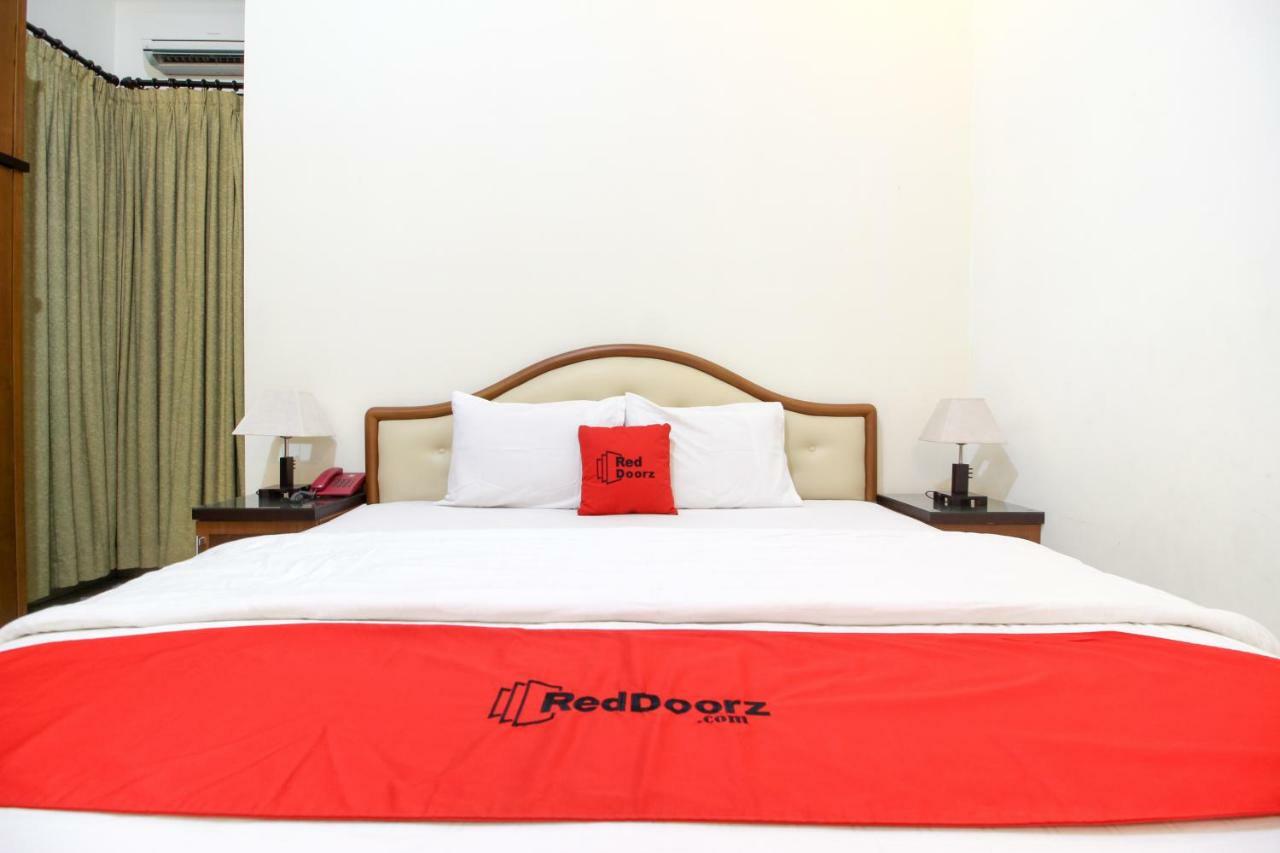 Reddoorz Plus @ Tegal Panggung Джокьякарта Экстерьер фото