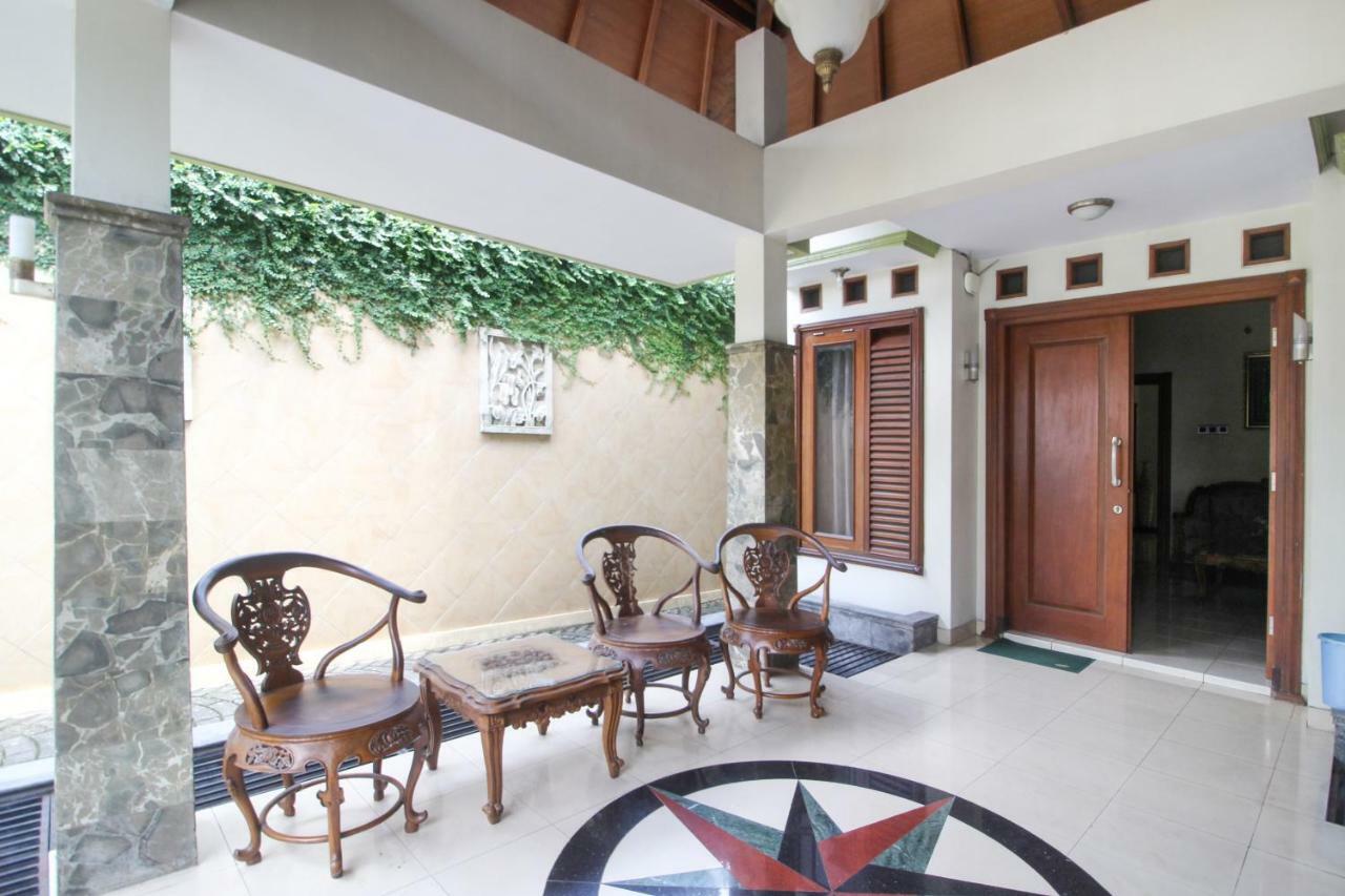 Reddoorz Plus @ Tegal Panggung Джокьякарта Экстерьер фото