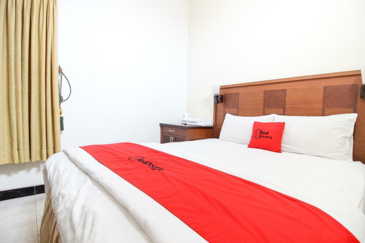 Reddoorz Plus @ Tegal Panggung Джокьякарта Экстерьер фото
