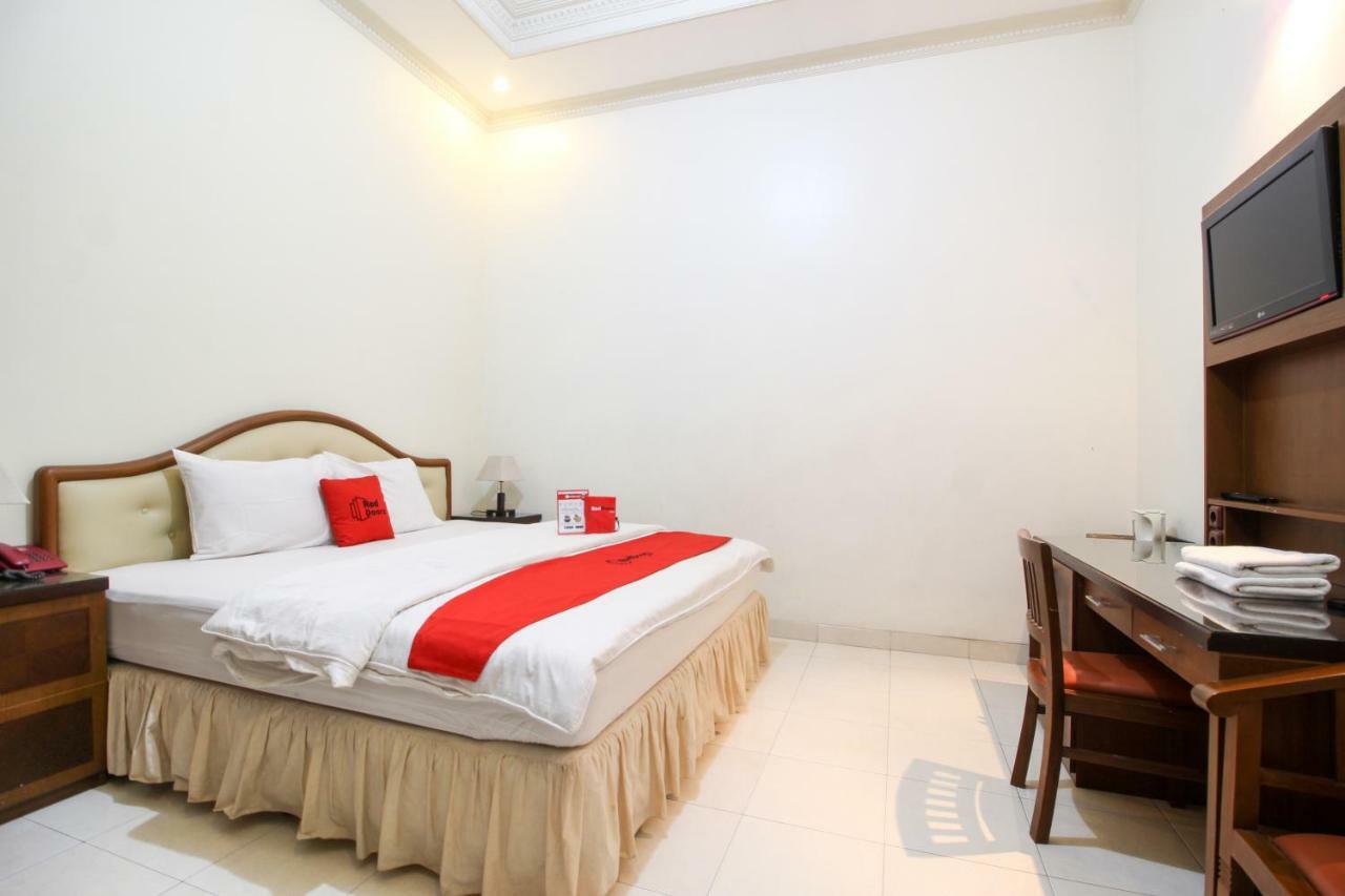 Reddoorz Plus @ Tegal Panggung Джокьякарта Экстерьер фото