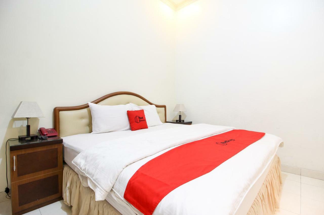 Reddoorz Plus @ Tegal Panggung Джокьякарта Экстерьер фото