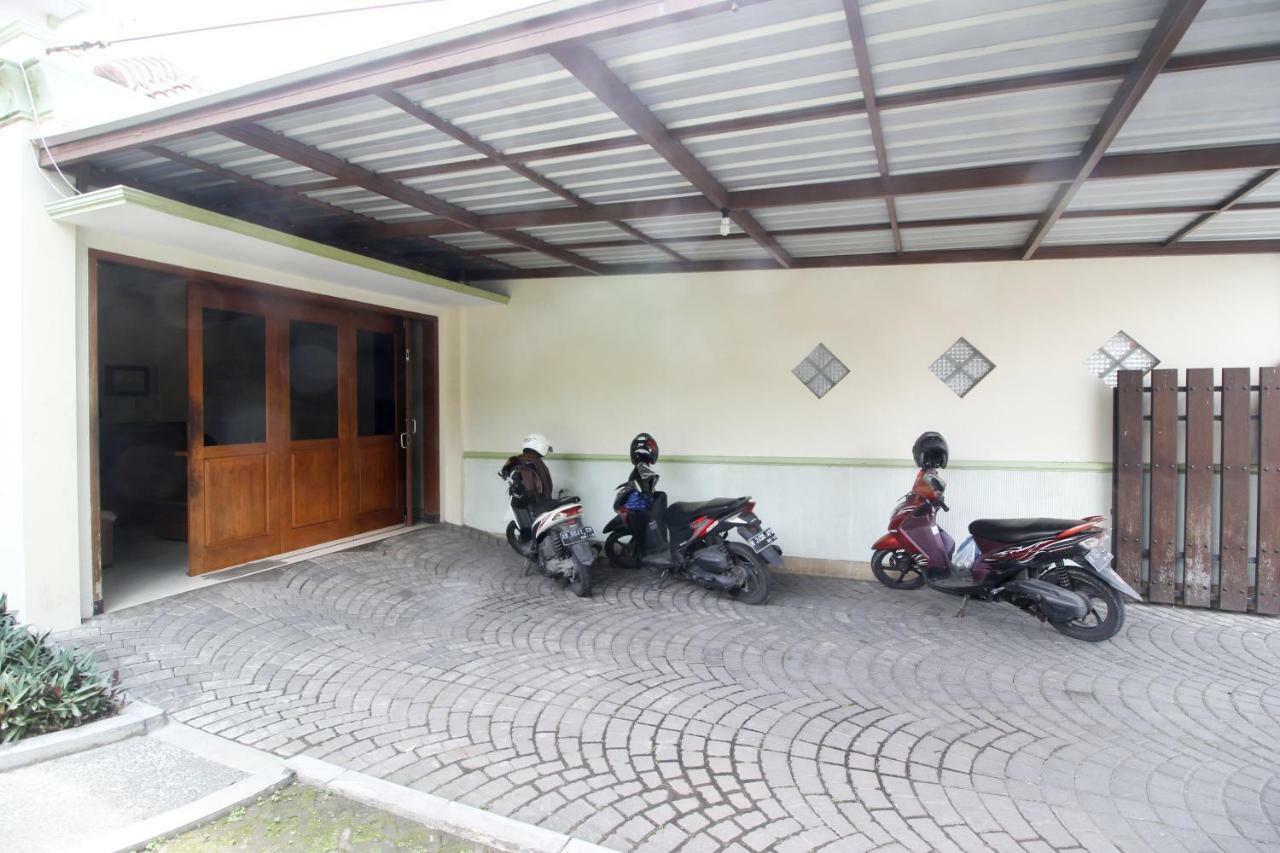 Reddoorz Plus @ Tegal Panggung Джокьякарта Экстерьер фото
