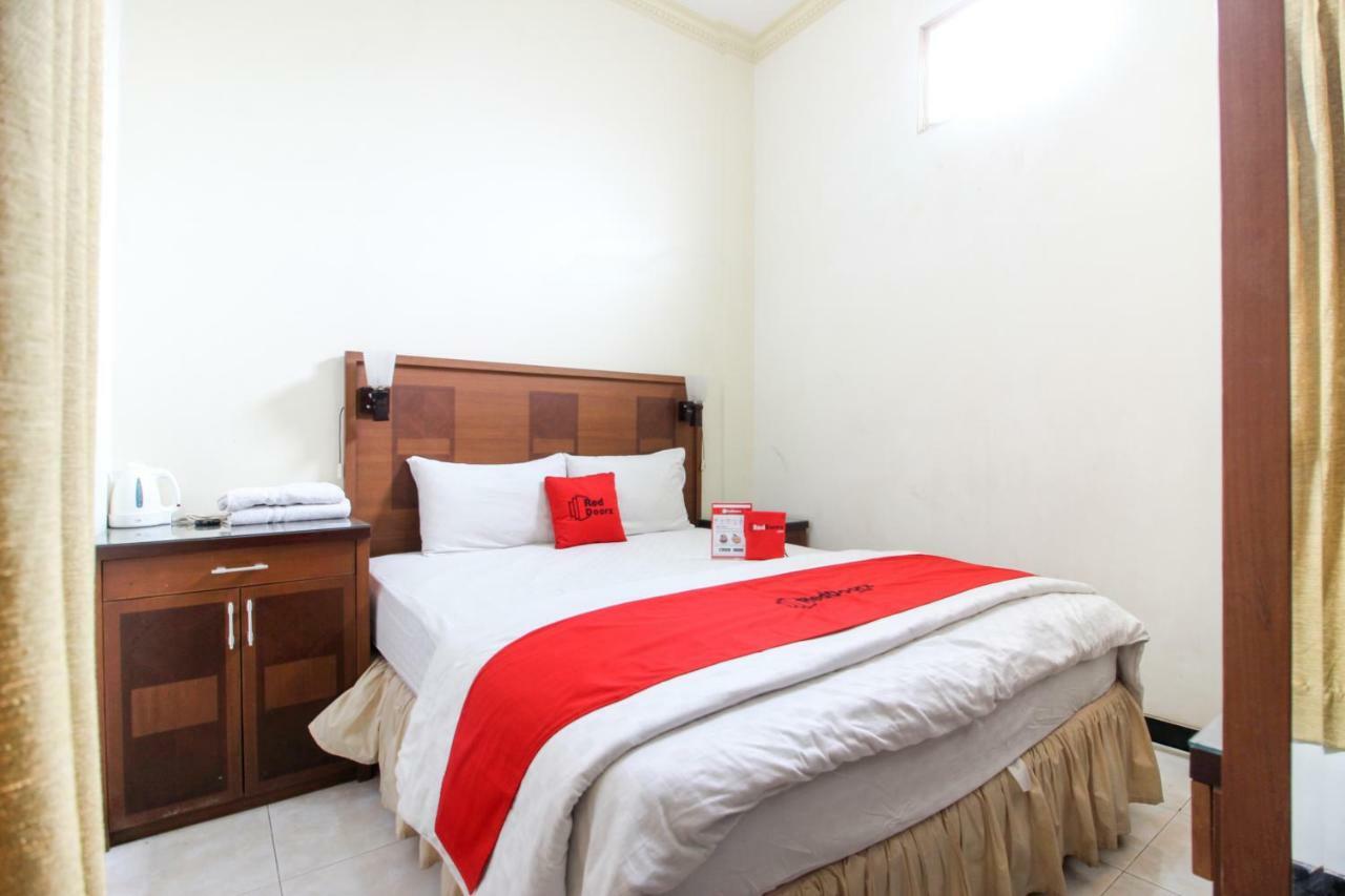 Reddoorz Plus @ Tegal Panggung Джокьякарта Экстерьер фото